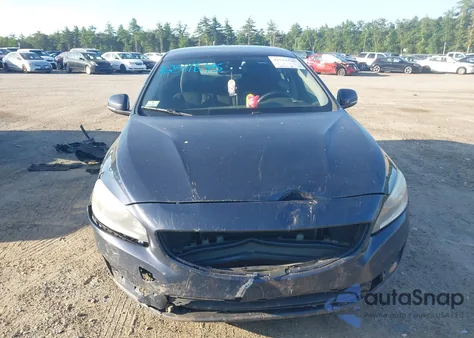 2014 Volvo S60 T5 z USA, uszkodzony, nr VIN YV1612FS8E2293227